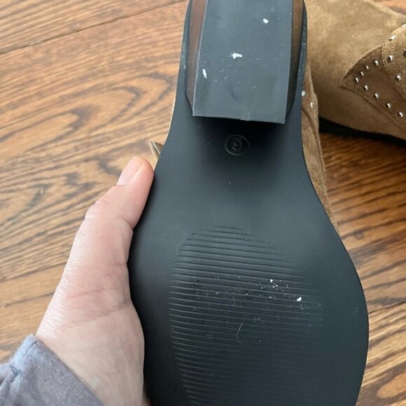 Dallas BY SEVEN Women's Faux SuedeStudded Brown Anti-Slip Ankle Booties Size 6 - Picture 4 of 6